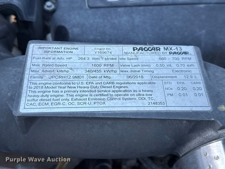 image for item DW6640 2019 Peterbilt 579 semi truck