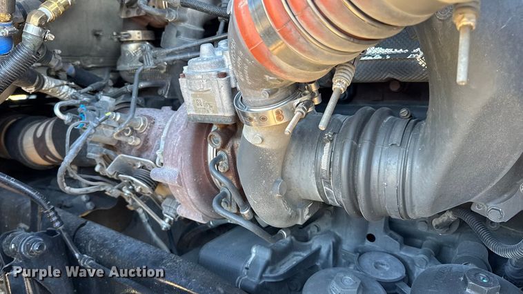 image for item DW6640 2019 Peterbilt 579 semi truck