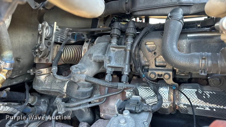 image for item DW6640 2019 Peterbilt 579 semi truck