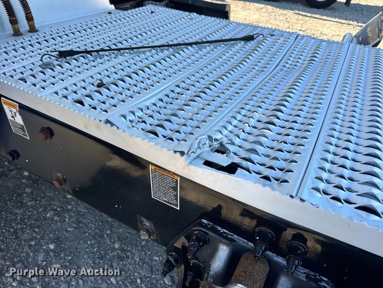 image for item DW6641 2019 Peterbilt 579 semi truck