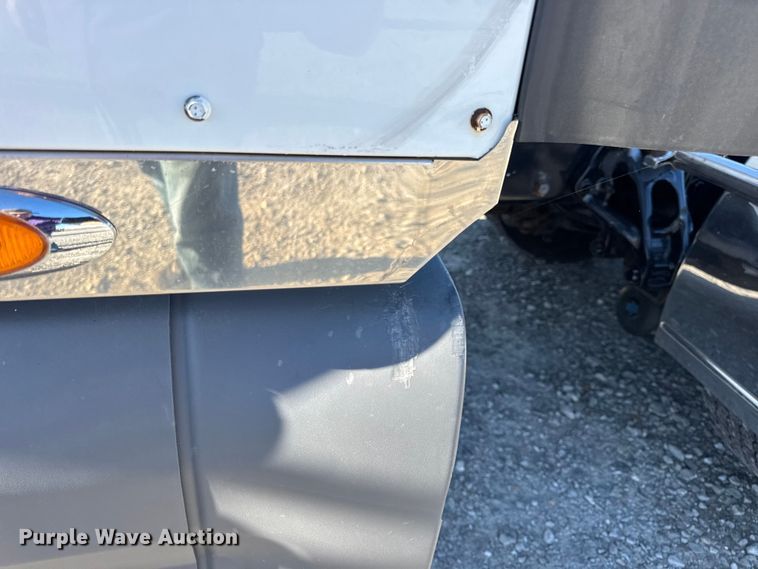 image for item DW6641 2019 Peterbilt 579 semi truck