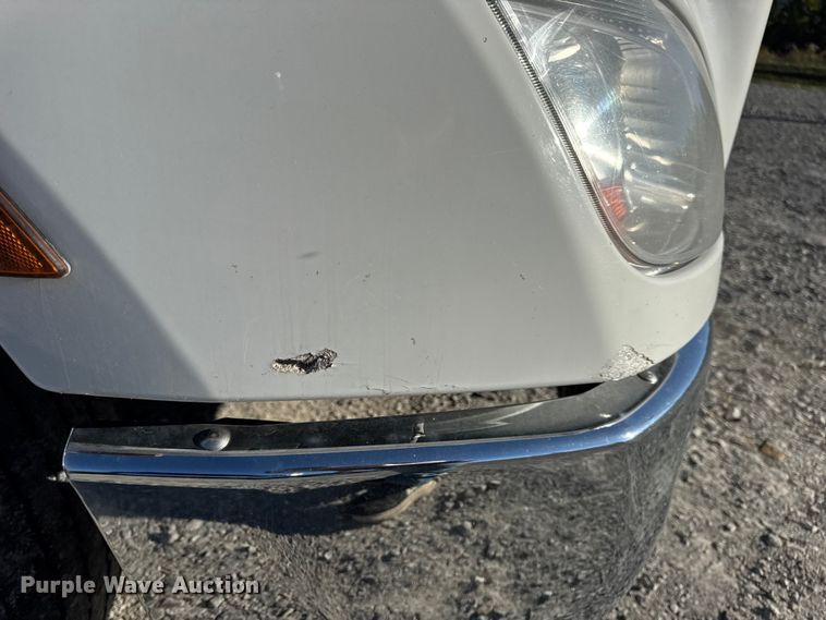 image for item DW6641 2019 Peterbilt 579 semi truck