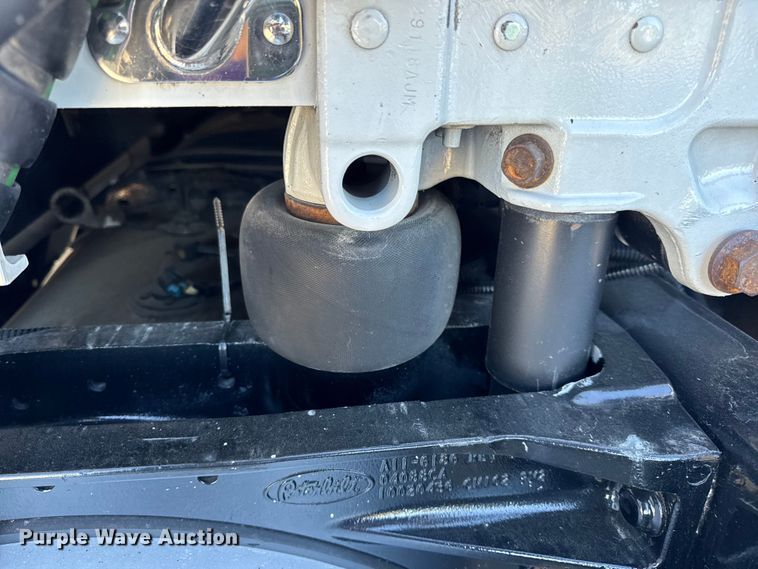 image for item DW6641 2019 Peterbilt 579 semi truck