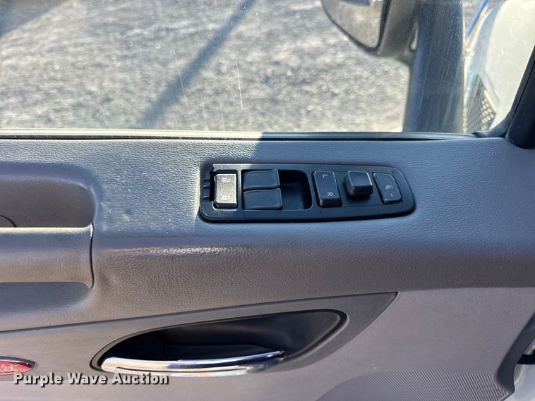 image for item DW6641 2019 Peterbilt 579 semi truck