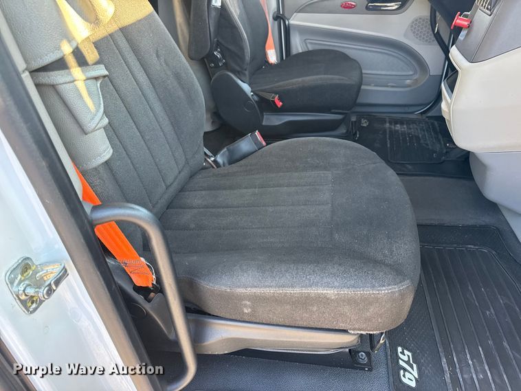 image for item DW6641 2019 Peterbilt 579 semi truck