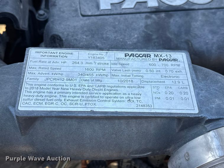 image for item DW6641 2019 Peterbilt 579 semi truck