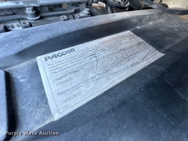 image for item DW6641 2019 Peterbilt 579 semi truck