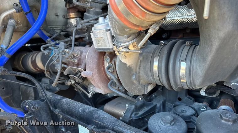 image for item DW6641 2019 Peterbilt 579 semi truck