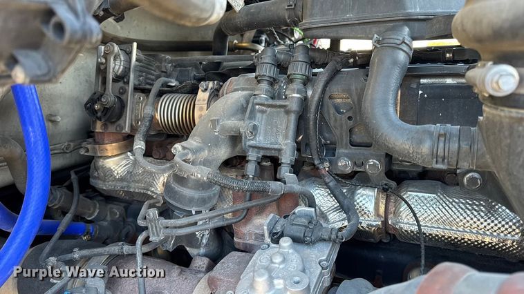 image for item DW6641 2019 Peterbilt 579 semi truck