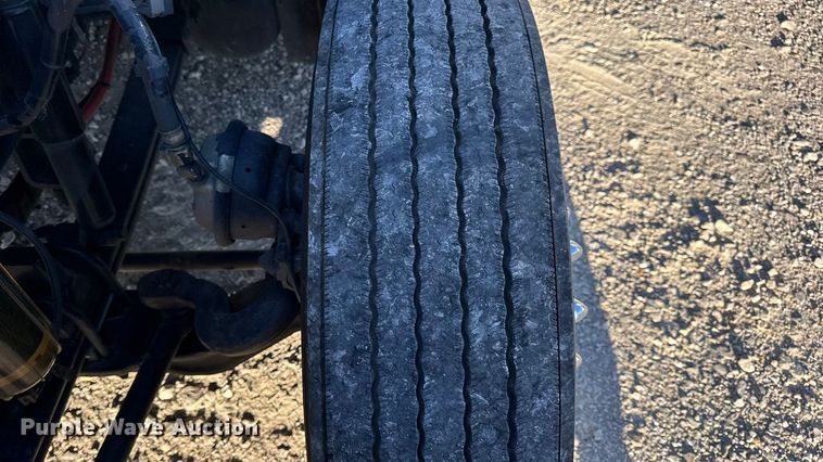 image for item DW6641 2019 Peterbilt 579 semi truck