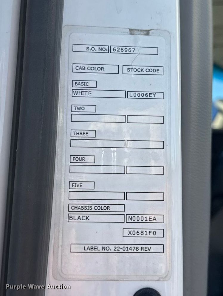 image for item DW6641 2019 Peterbilt 579 semi truck