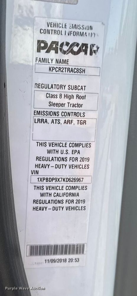 image for item DW6641 2019 Peterbilt 579 semi truck