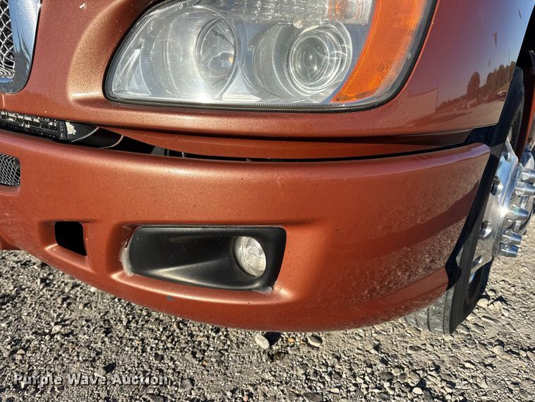 image for item DW6642 2016 Kenworth T6 semi truck