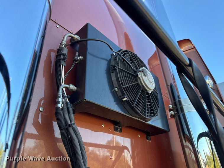 image for item DW6642 2016 Kenworth T6 semi truck