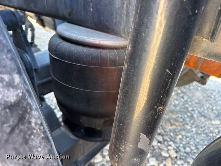 image for item DW6642 2016 Kenworth T6 semi truck