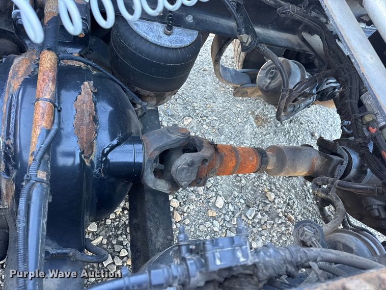 image for item DW6642 2016 Kenworth T6 semi truck