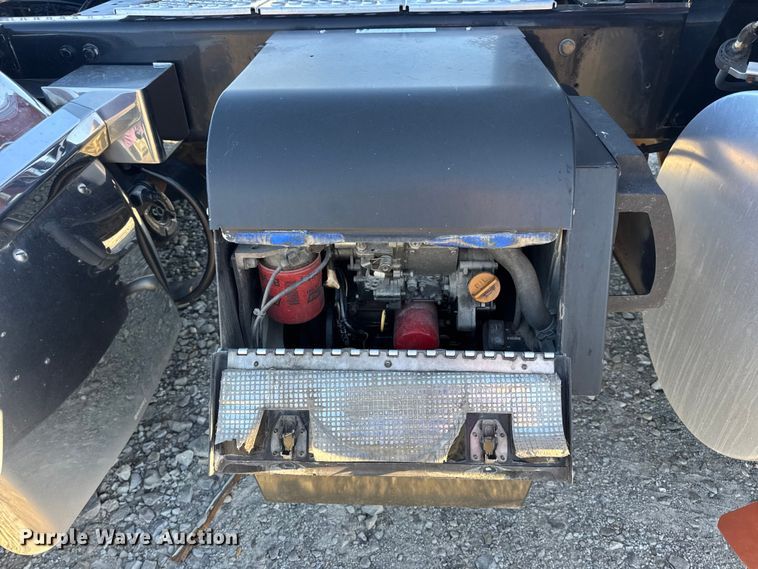 image for item DW6642 2016 Kenworth T6 semi truck