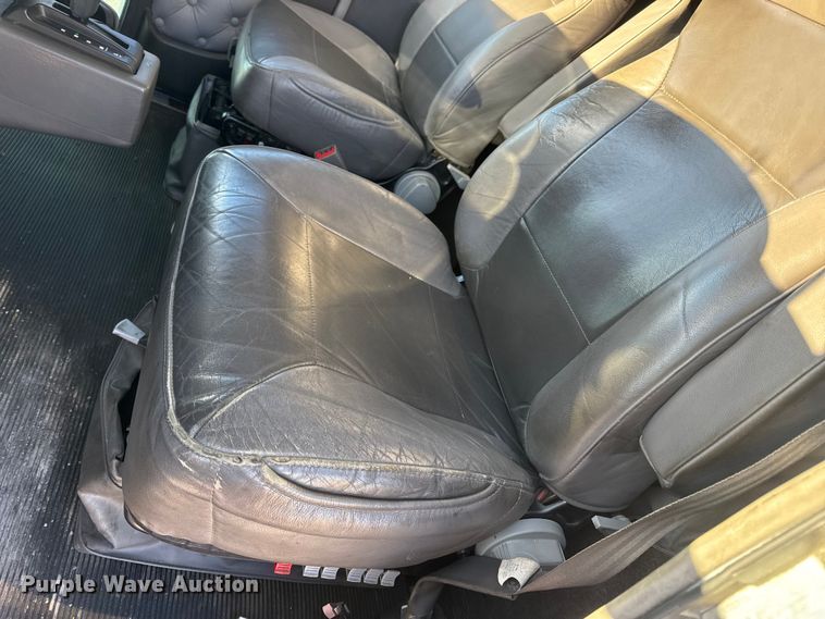 image for item DW6642 2016 Kenworth T6 semi truck