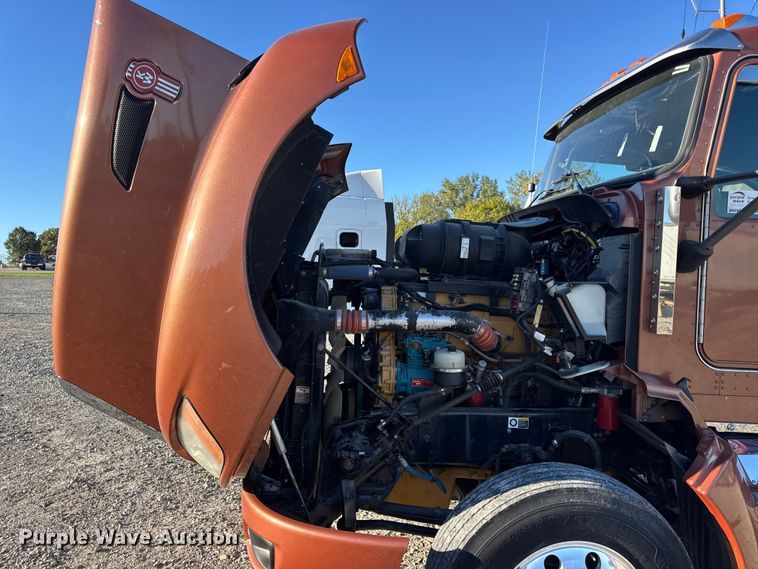 image for item DW6642 2016 Kenworth T6 semi truck