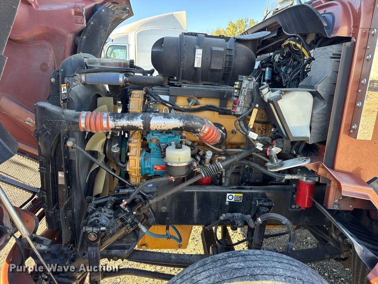 image for item DW6642 2016 Kenworth T6 semi truck