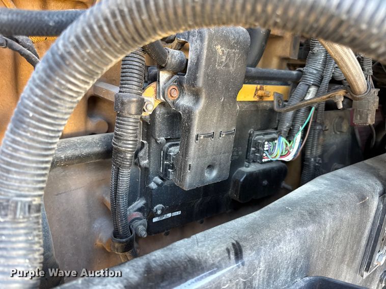 image for item DW6642 2016 Kenworth T6 semi truck