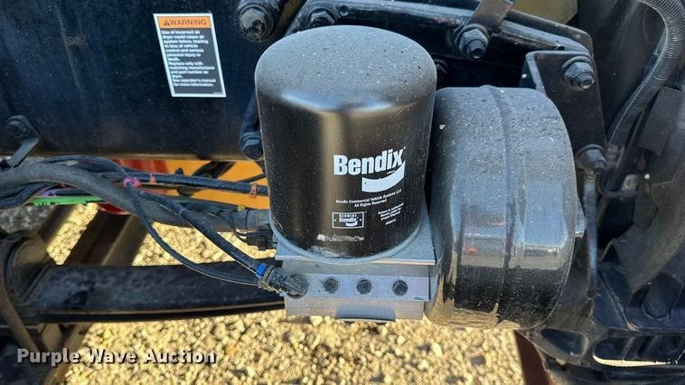 image for item DW6642 2016 Kenworth T6 semi truck