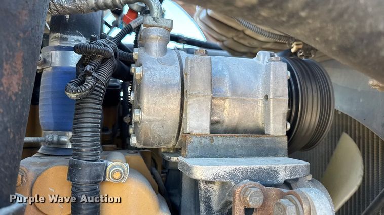 image for item DW6642 2016 Kenworth T6 semi truck