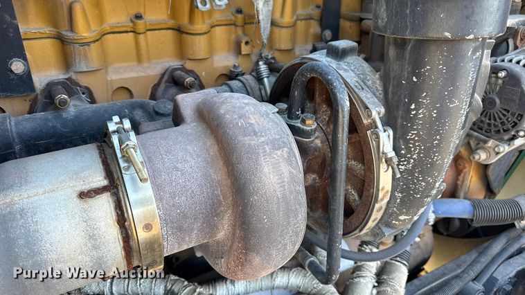 image for item DW6642 2016 Kenworth T6 semi truck