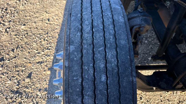 image for item DW6642 2016 Kenworth T6 semi truck