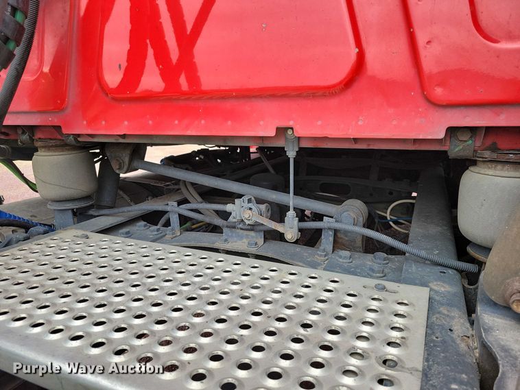 image for item DX6464 2016 International ProStar Plus 122 semi truck