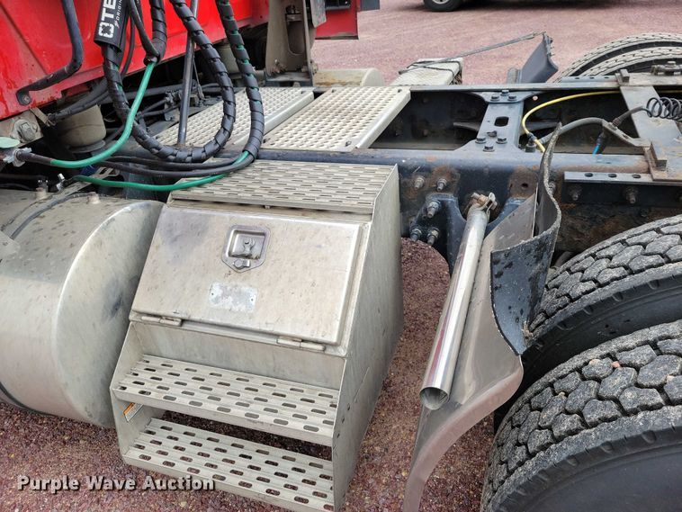 image for item DX6464 2016 International ProStar Plus 122 semi truck