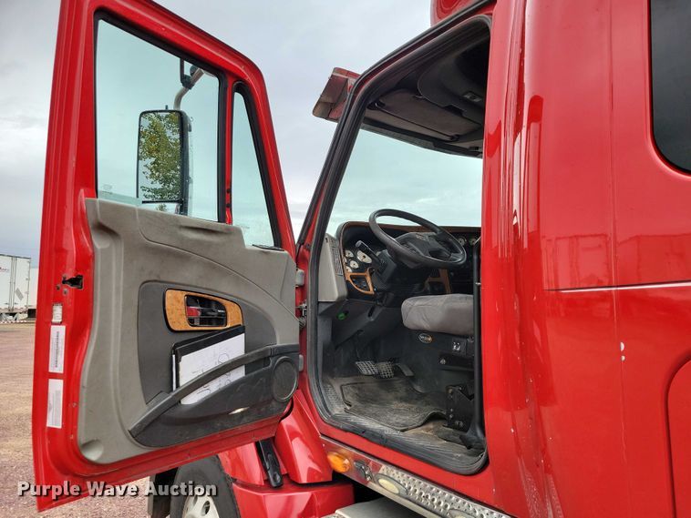 image for item DX6464 2016 International ProStar Plus 122 semi truck