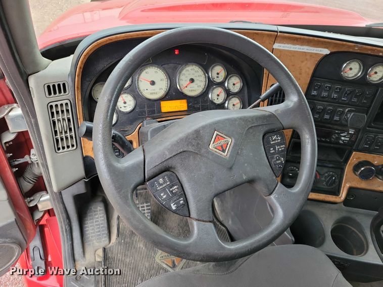 image for item DX6464 2016 International ProStar Plus 122 semi truck