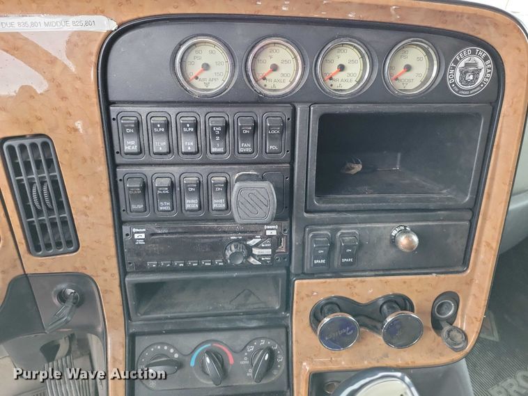 image for item DX6464 2016 International ProStar Plus 122 semi truck