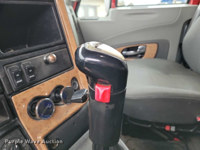 image for item DX6464 2016 International ProStar Plus 122 semi truck