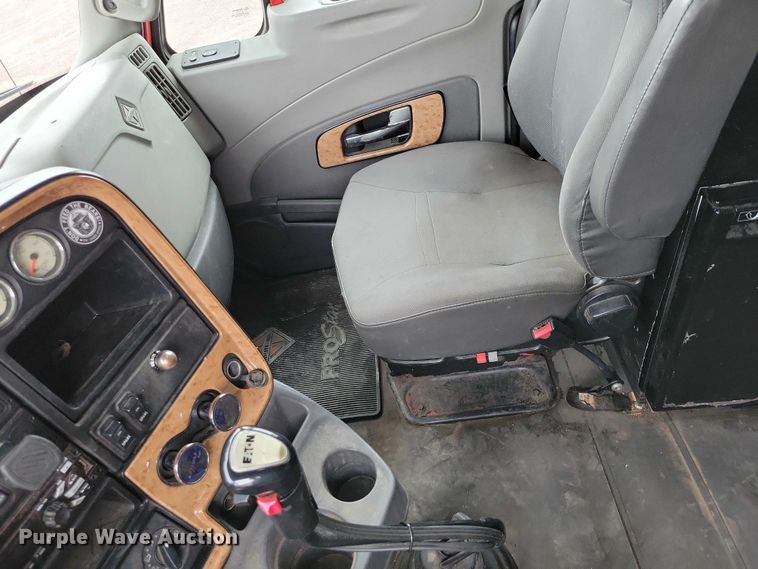 image for item DX6464 2016 International ProStar Plus 122 semi truck