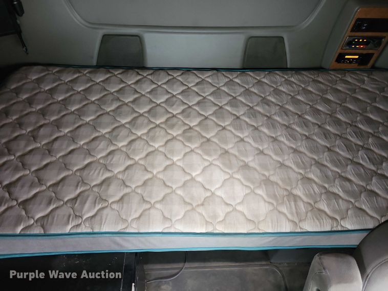 image for item DX6464 2016 International ProStar Plus 122 semi truck