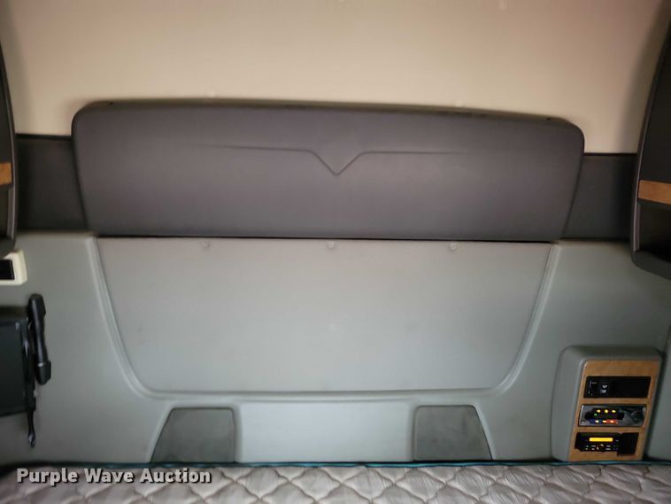 image for item DX6464 2016 International ProStar Plus 122 semi truck