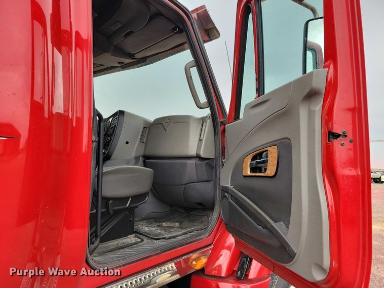 image for item DX6464 2016 International ProStar Plus 122 semi truck