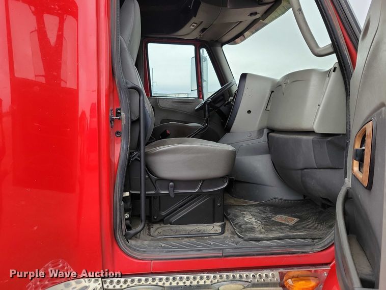 image for item DX6464 2016 International ProStar Plus 122 semi truck