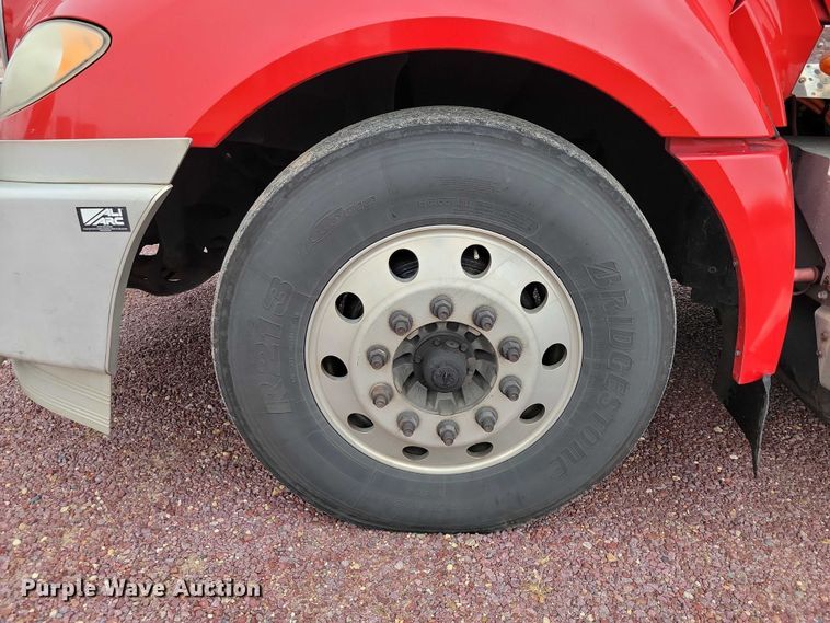 image for item DX6464 2016 International ProStar Plus 122 semi truck