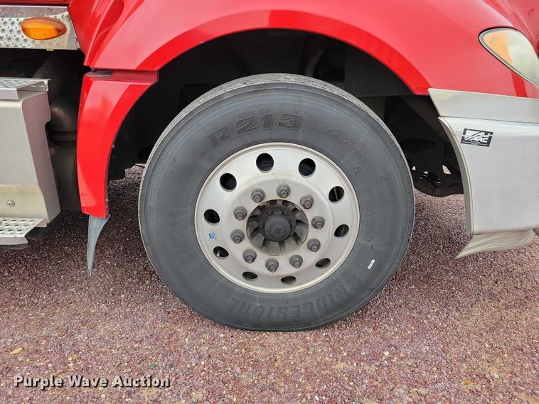 image for item DX6464 2016 International ProStar Plus 122 semi truck