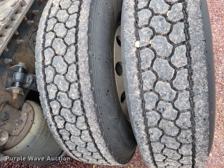 image for item DX6464 2016 International ProStar Plus 122 semi truck