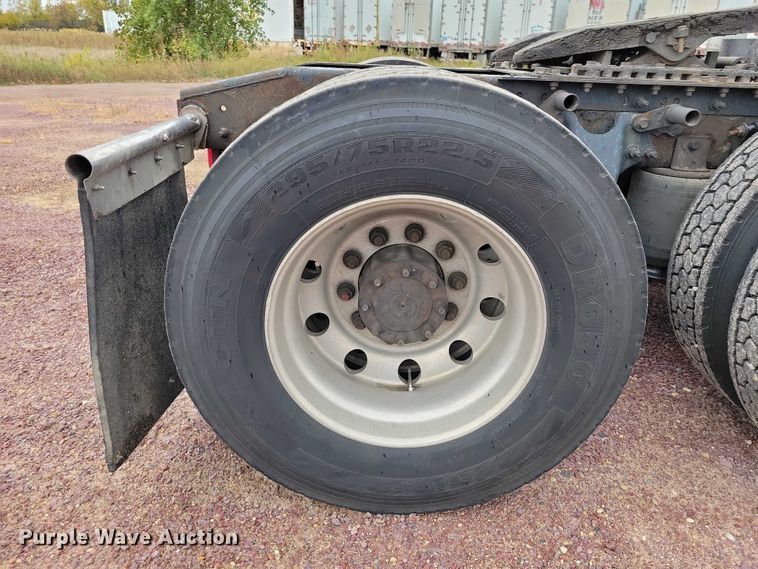 image for item DX6464 2016 International ProStar Plus 122 semi truck