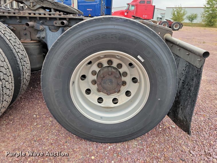 image for item DX6464 2016 International ProStar Plus 122 semi truck