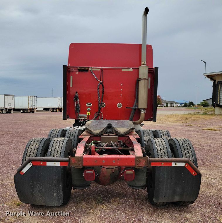 image for item DX6466 2007 International 9400i semi truck