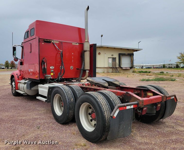 image for item DX6466 2007 International 9400i semi truck