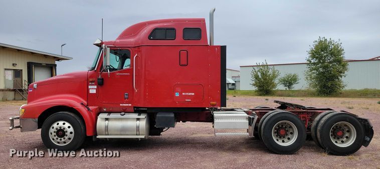 image for item DX6466 2007 International 9400i semi truck