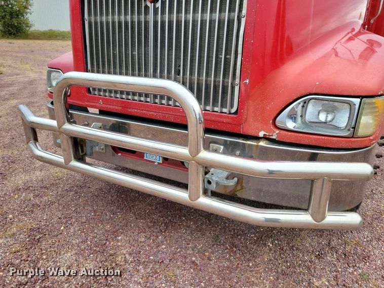 image for item DX6466 2007 International 9400i semi truck