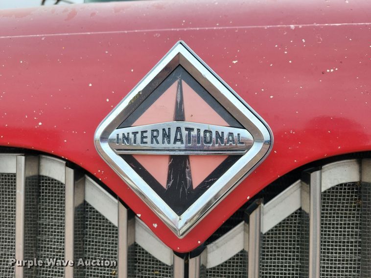 image for item DX6466 2007 International 9400i semi truck